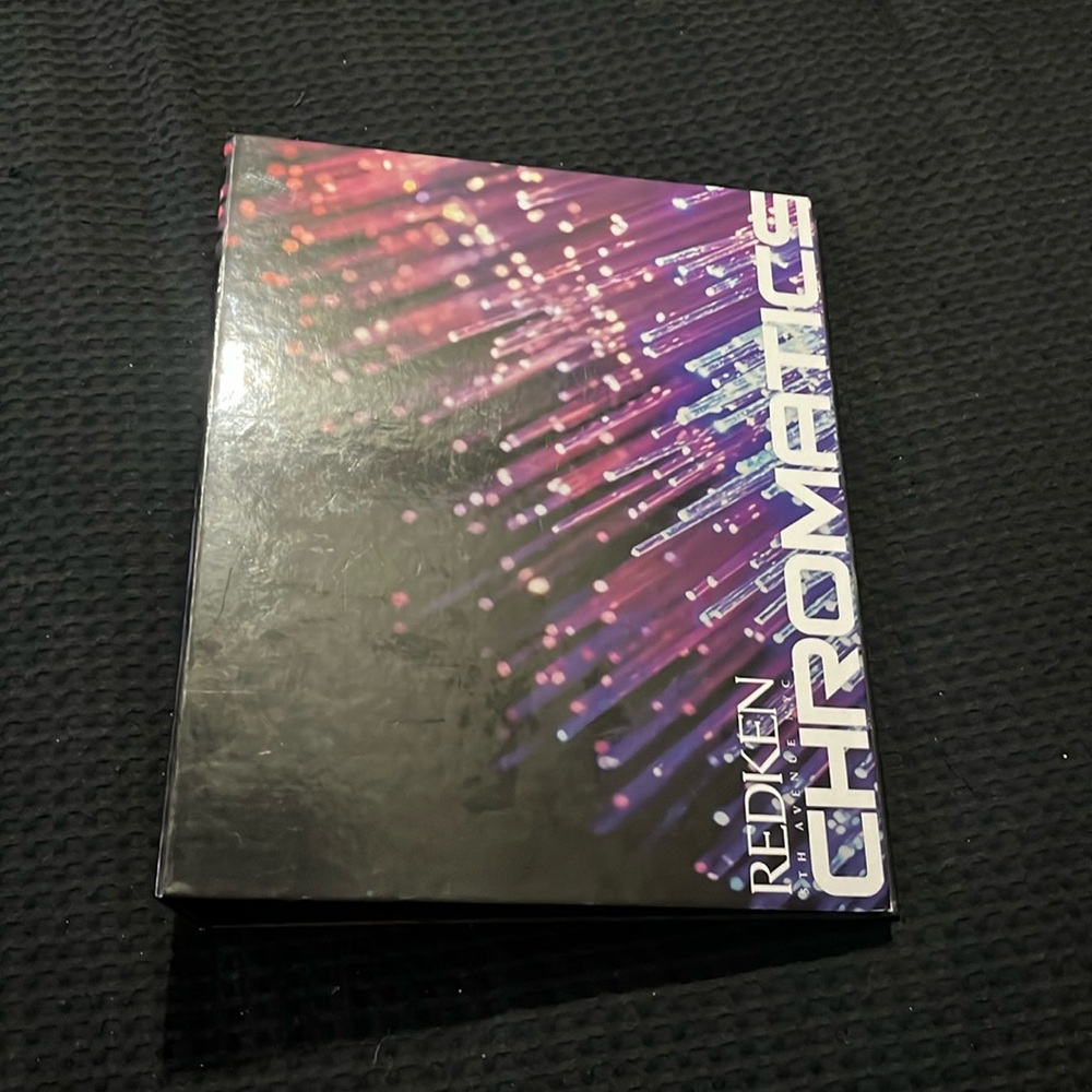 Redken chromatic professional hair stylist/barber/ salon/ hair coloring dye book
